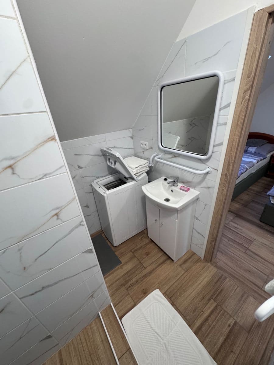 Prenájom bytu 1-izbový 36 m², Libeř, Středočeský kraj Prenájom bytu 1-izbový 36 m², Libeř, Středočeský kraj