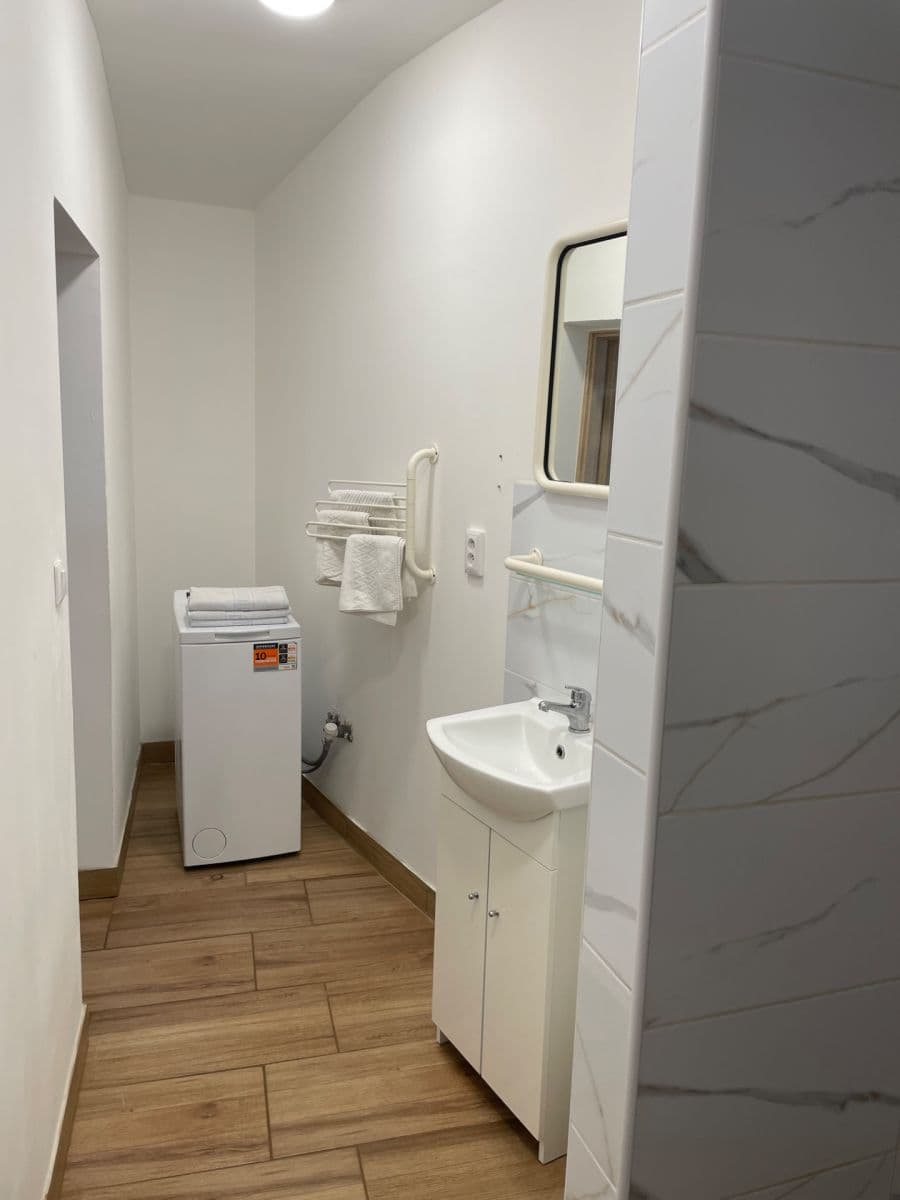 Prenájom bytu 1-izbový 36 m², Libeř, Středočeský kraj Prenájom bytu 1-izbový 36 m², Libeř, Středočeský kraj