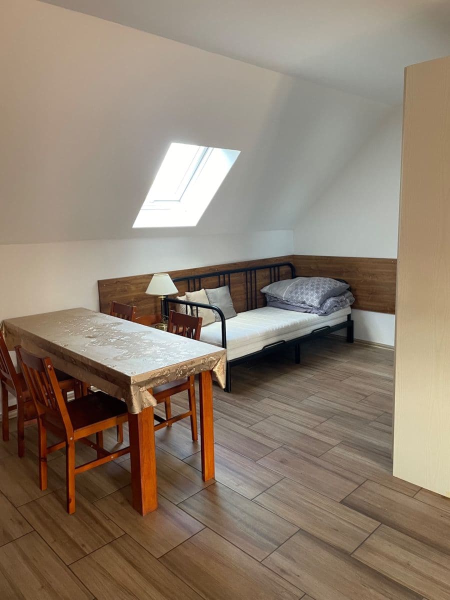 Prenájom bytu 1-izbový 36 m², Libeř, Středočeský kraj Prenájom bytu 1-izbový 36 m², Libeř, Středočeský kraj