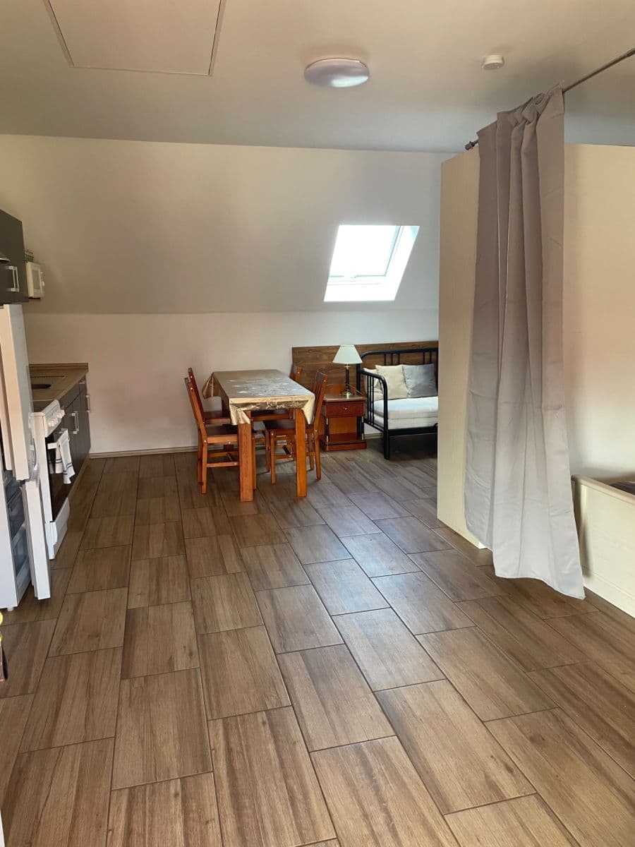 Prenájom bytu 1-izbový 36 m², Libeř, Středočeský kraj Prenájom bytu 1-izbový 36 m², Libeř, Středočeský kraj