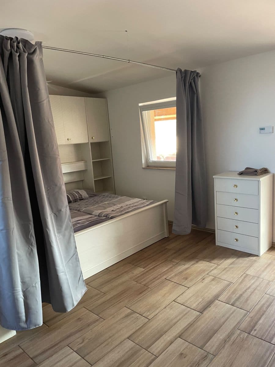 Prenájom bytu 1-izbový 36 m², Libeř, Středočeský kraj Prenájom bytu 1-izbový 36 m², Libeř, Středočeský kraj