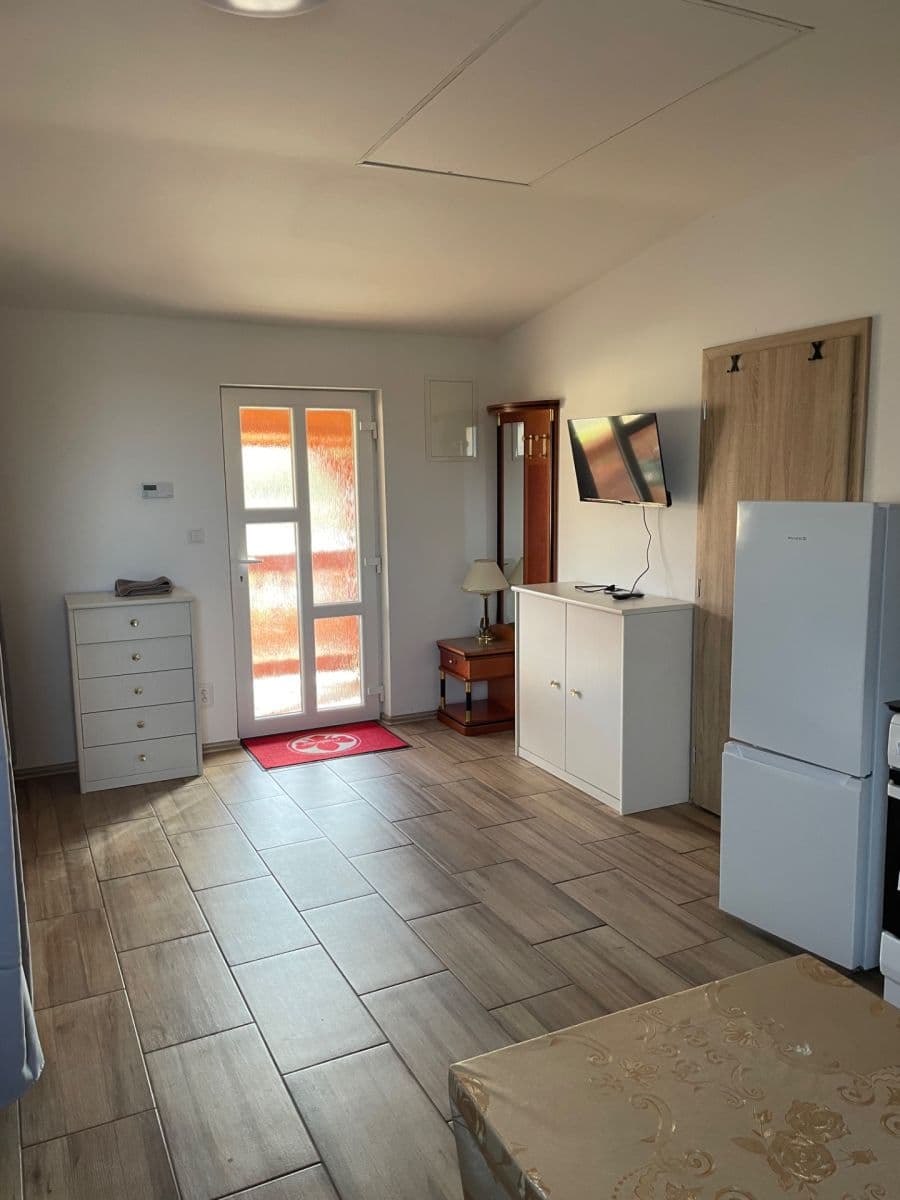 Prenájom bytu 1-izbový 36 m², Libeř, Středočeský kraj Prenájom bytu 1-izbový 36 m², Libeř, Středočeský kraj