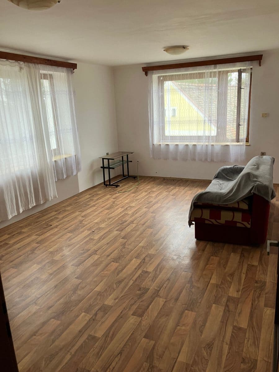 Prenájom bytu 1-izbový 44 m², Velimská, Sokoleč, Středočeský kraj Prenájom bytu 1-izbový 44 m², Velimská, Sokoleč, Středočeský kraj