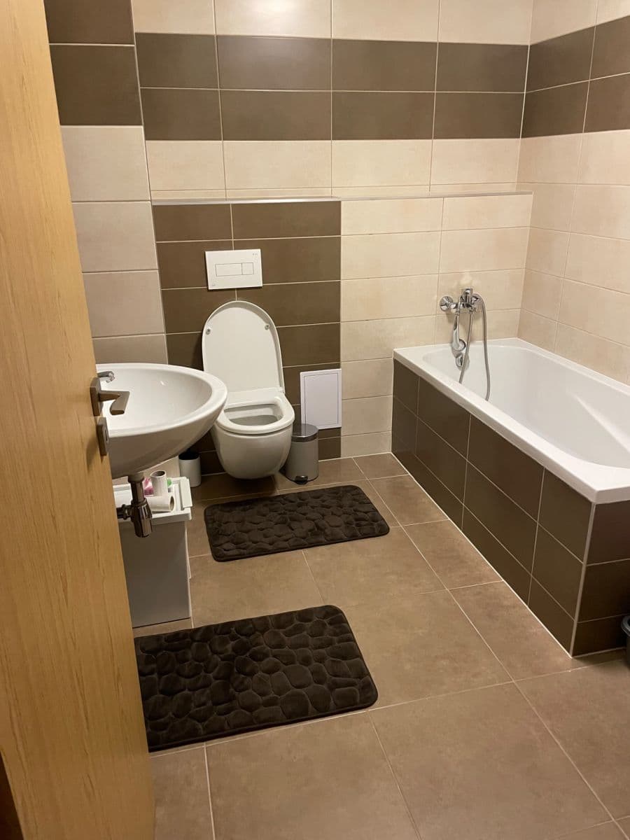 Prenájom bytu 2-izbový 53 m², Ječná, Hostivice, Středočeský kraj Prenájom bytu 2-izbový 53 m², Ječná, Hostivice, Středočeský kraj