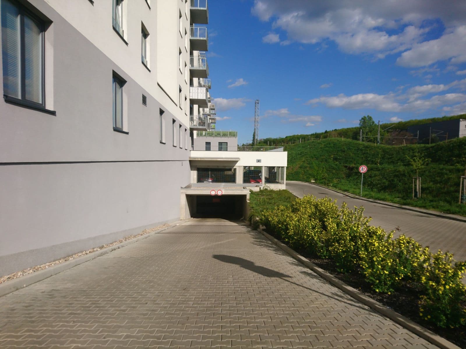 Prenájom garáže 14 m², Praha, Praha Prenájom garáže 14 m², Praha, Praha