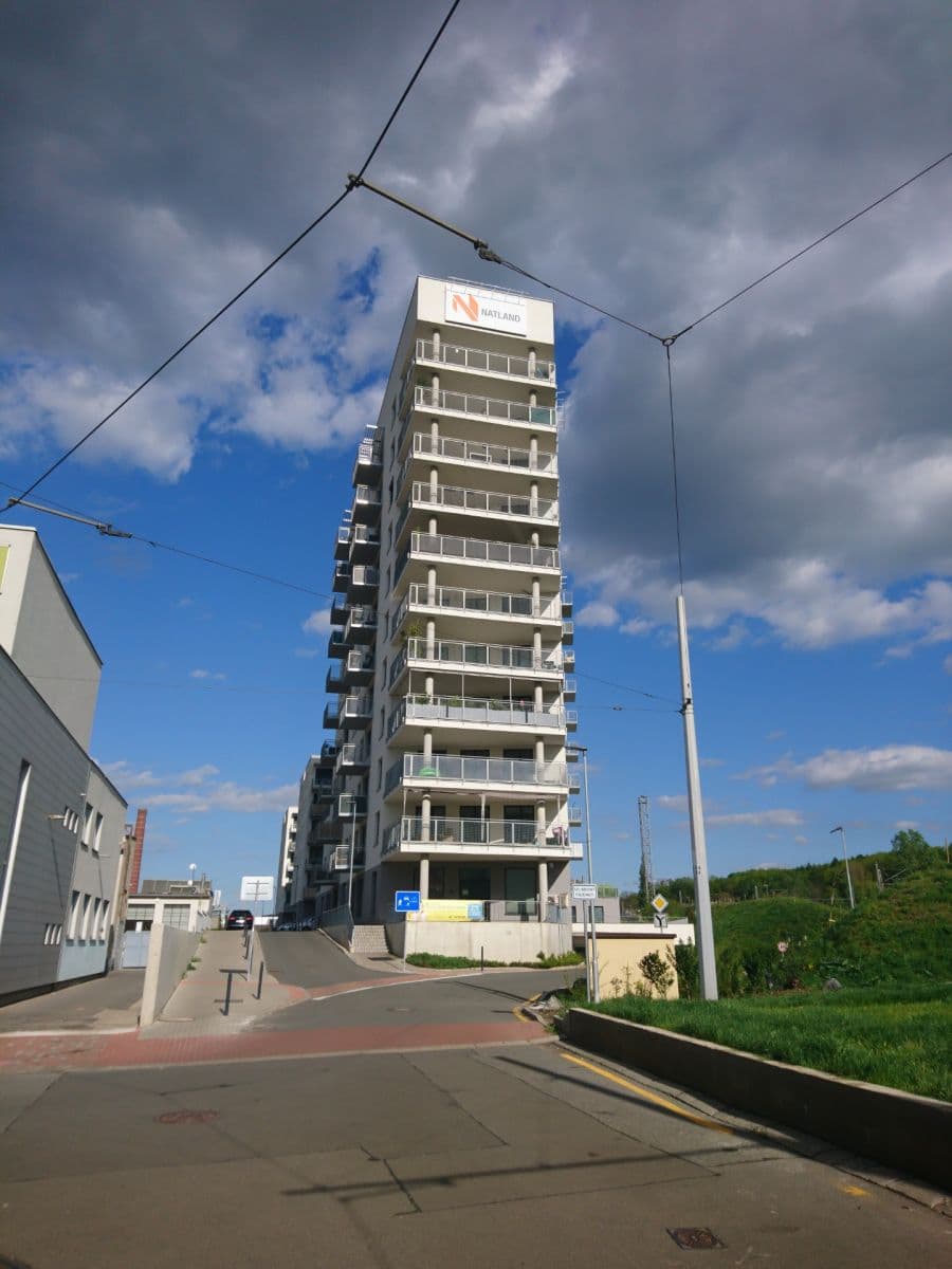 Prenájom garáže 14 m², Praha, Praha Prenájom garáže 14 m², Praha, Praha