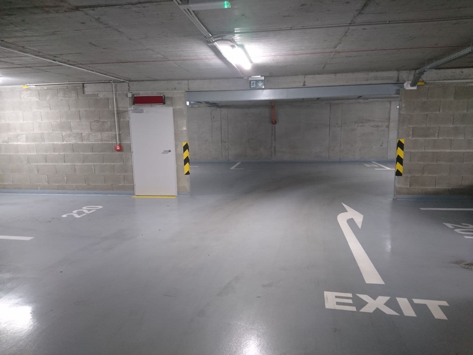 Prenájom garáže 14 m², Praha, Praha Prenájom garáže 14 m², Praha, Praha