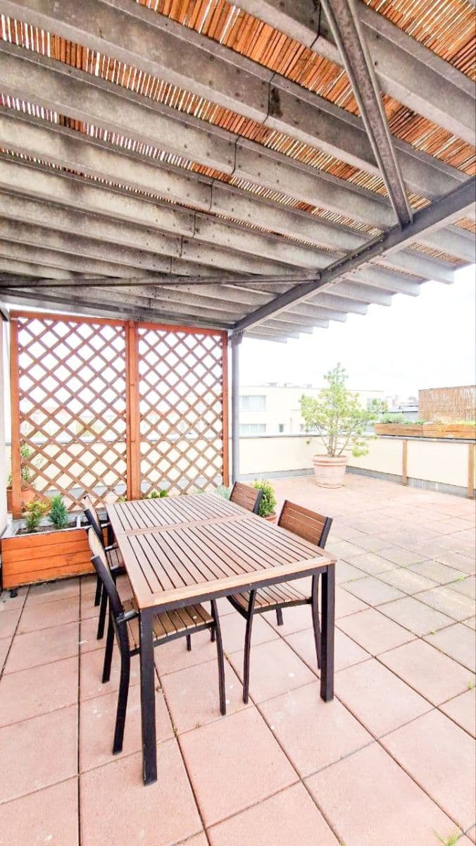 Prenájom bytu 4-izbový 204 m², U Zvonařky, Praha, Praha Prenájom bytu 4-izbový 204 m², U Zvonařky, Praha, Praha