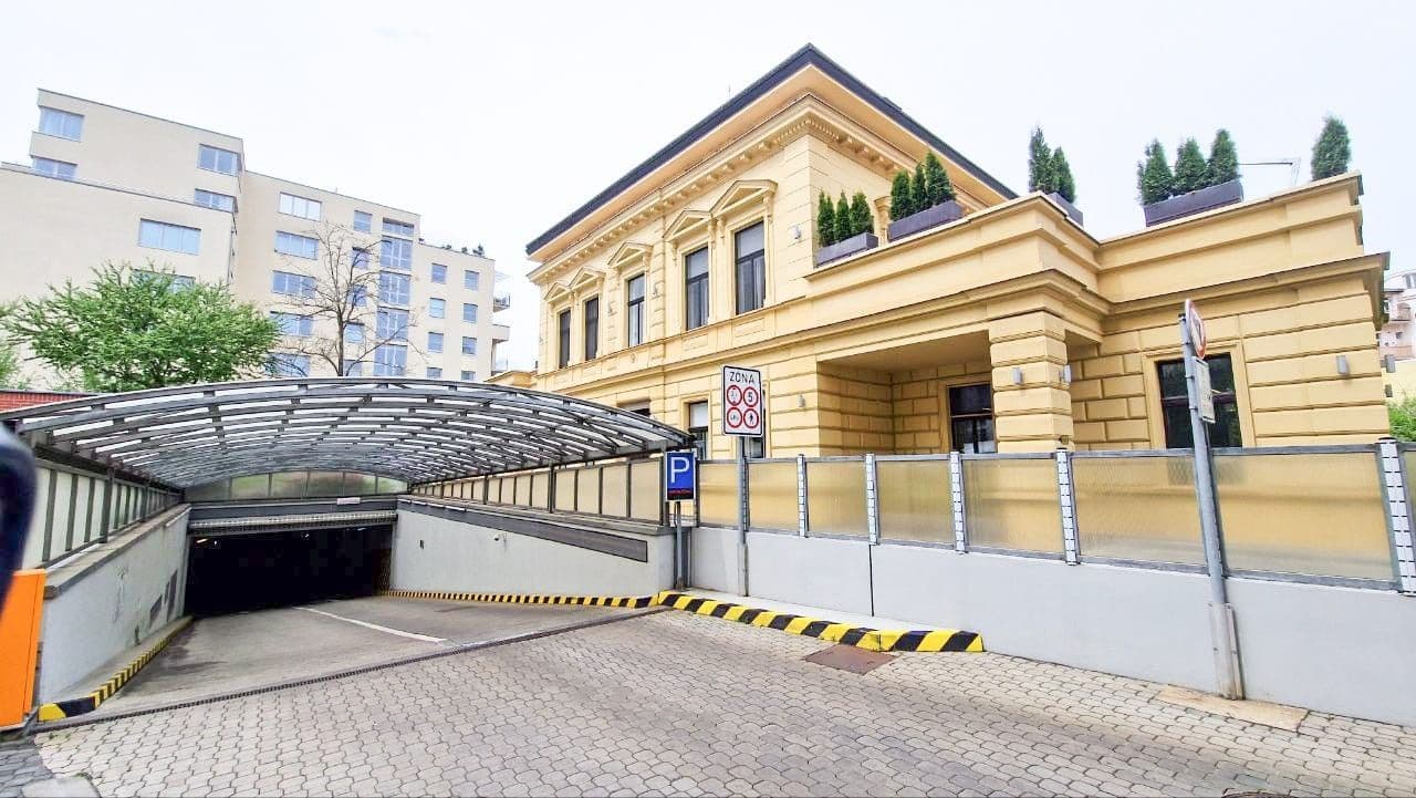 Prenájom bytu 4-izbový 204 m², U Zvonařky, Praha, Praha Prenájom bytu 4-izbový 204 m², U Zvonařky, Praha, Praha