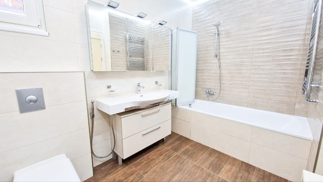 Prenájom bytu 4-izbový 204 m², U Zvonařky, Praha, Praha Prenájom bytu 4-izbový 204 m², U Zvonařky, Praha, Praha