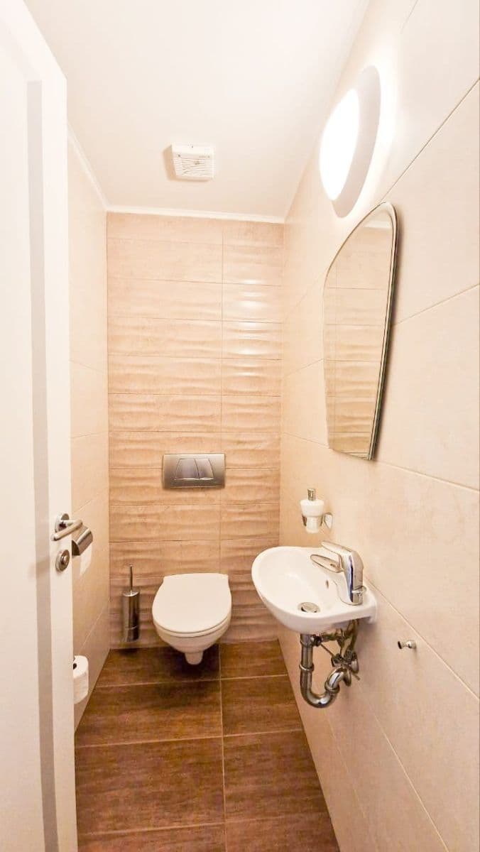 Prenájom bytu 4-izbový 204 m², U Zvonařky, Praha, Praha Prenájom bytu 4-izbový 204 m², U Zvonařky, Praha, Praha