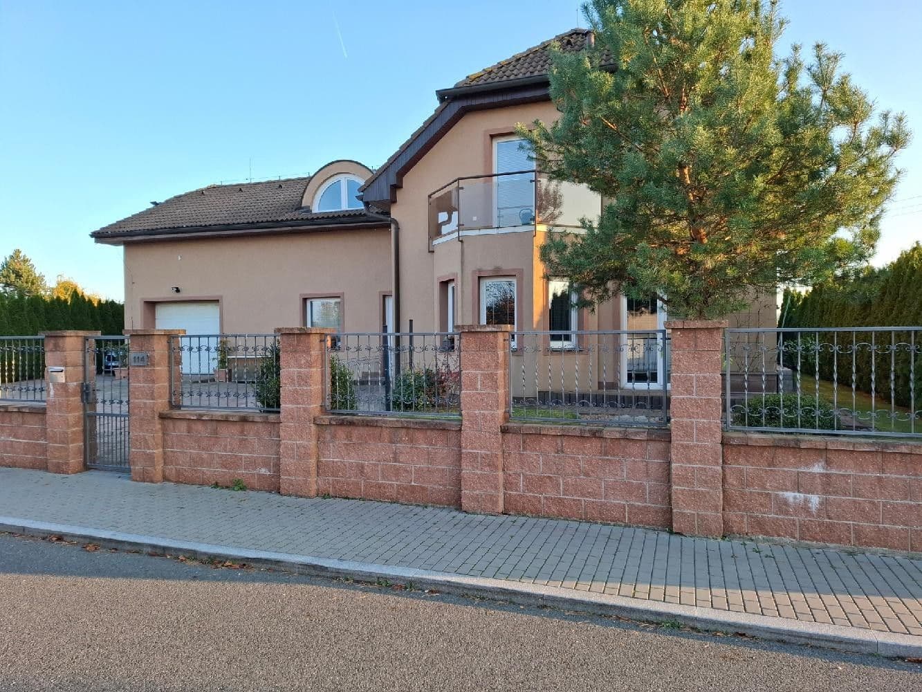 Predaj domu 290 m², pozemek 979 m², Modletice, Středočeský kraj Predaj domu 290 m², pozemek 979 m², Modletice, Středočeský kraj