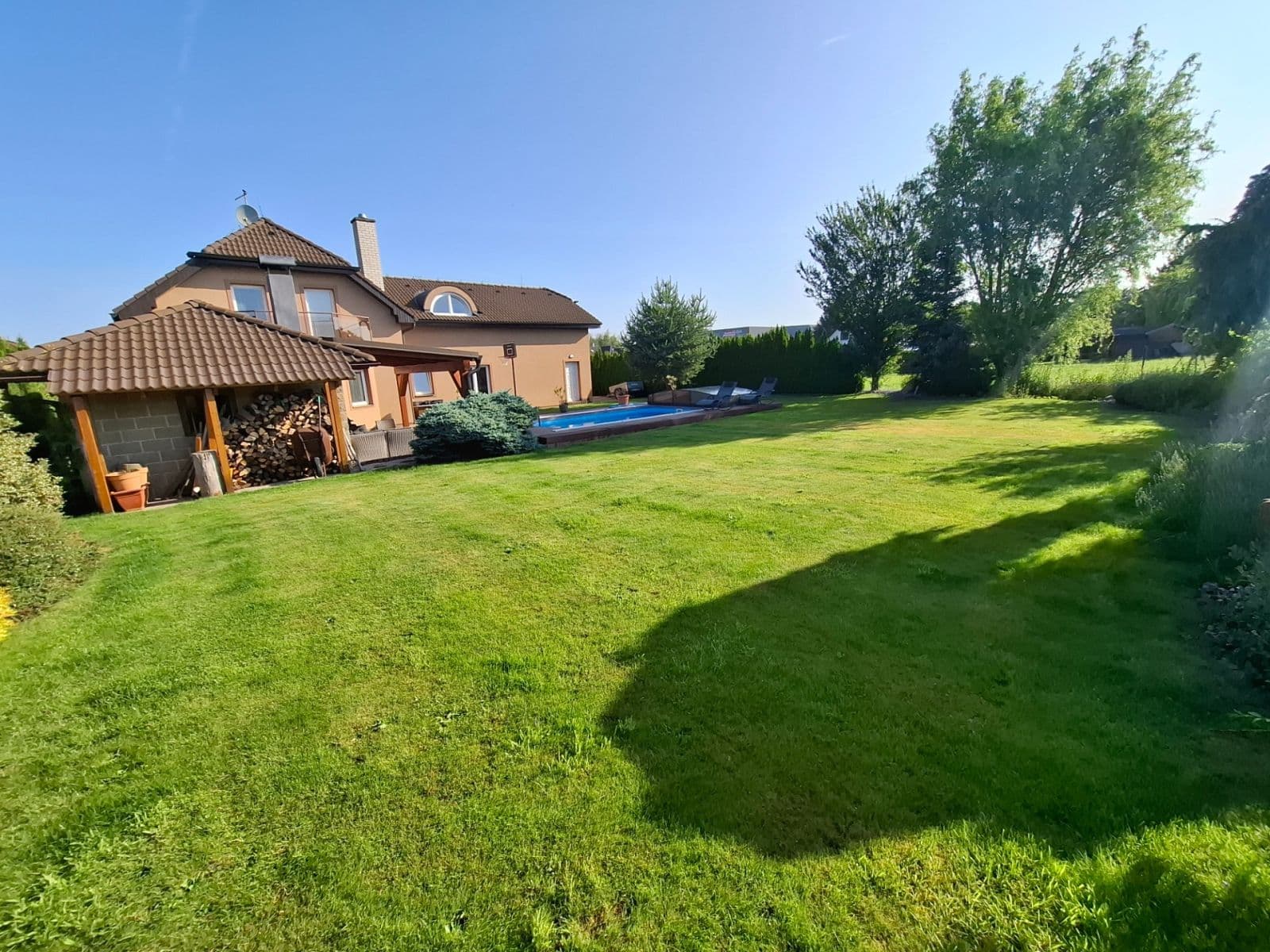 Predaj domu 290 m², pozemek 979 m², Modletice, Středočeský kraj Predaj domu 290 m², pozemek 979 m², Modletice, Středočeský kraj