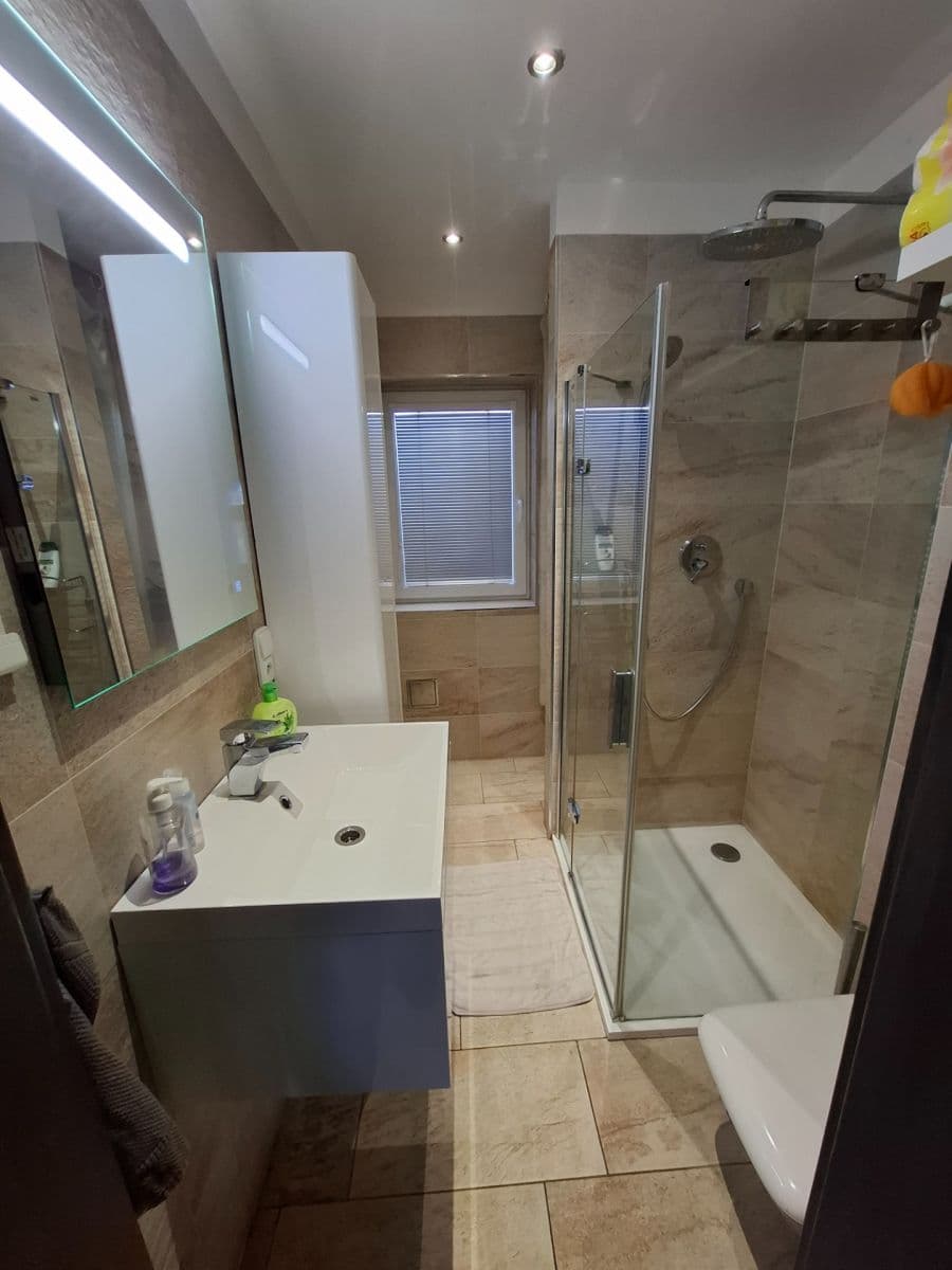 Predaj domu 290 m², pozemek 979 m², Modletice, Středočeský kraj Predaj domu 290 m², pozemek 979 m², Modletice, Středočeský kraj