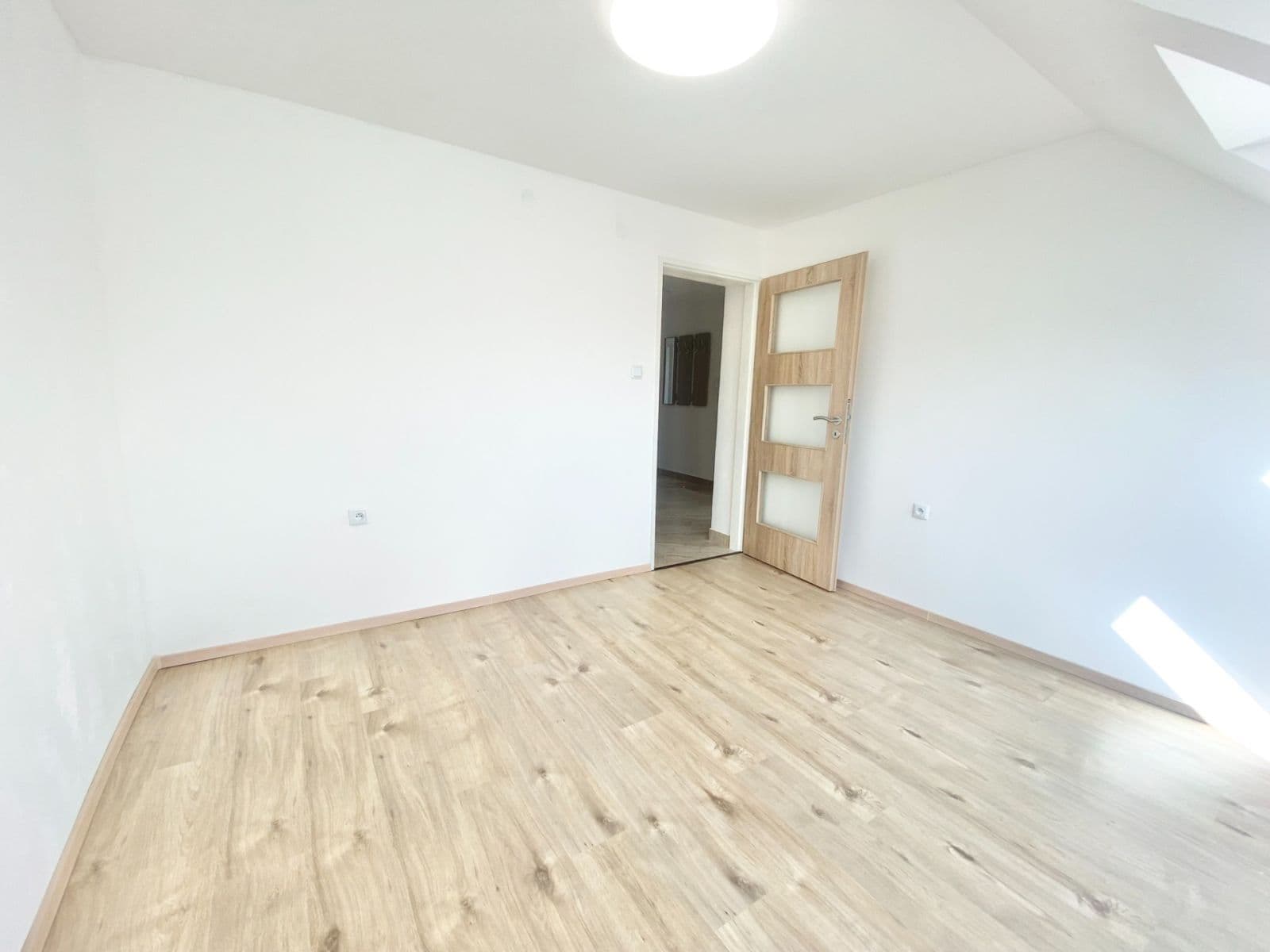 Prenájom bytu 3-izbový 100 m², Böhmova, Brno, Jihomoravský kraj Prenájom bytu 3-izbový 100 m², Böhmova, Brno, Jihomoravský kraj