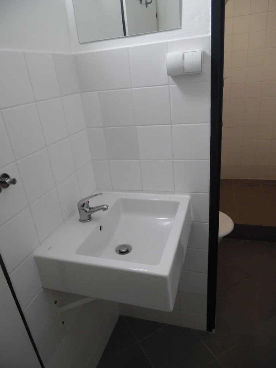 Prenájom bytu 19 m², Ďáblická, Praha, Praha Prenájom bytu 19 m², Ďáblická, Praha, Praha