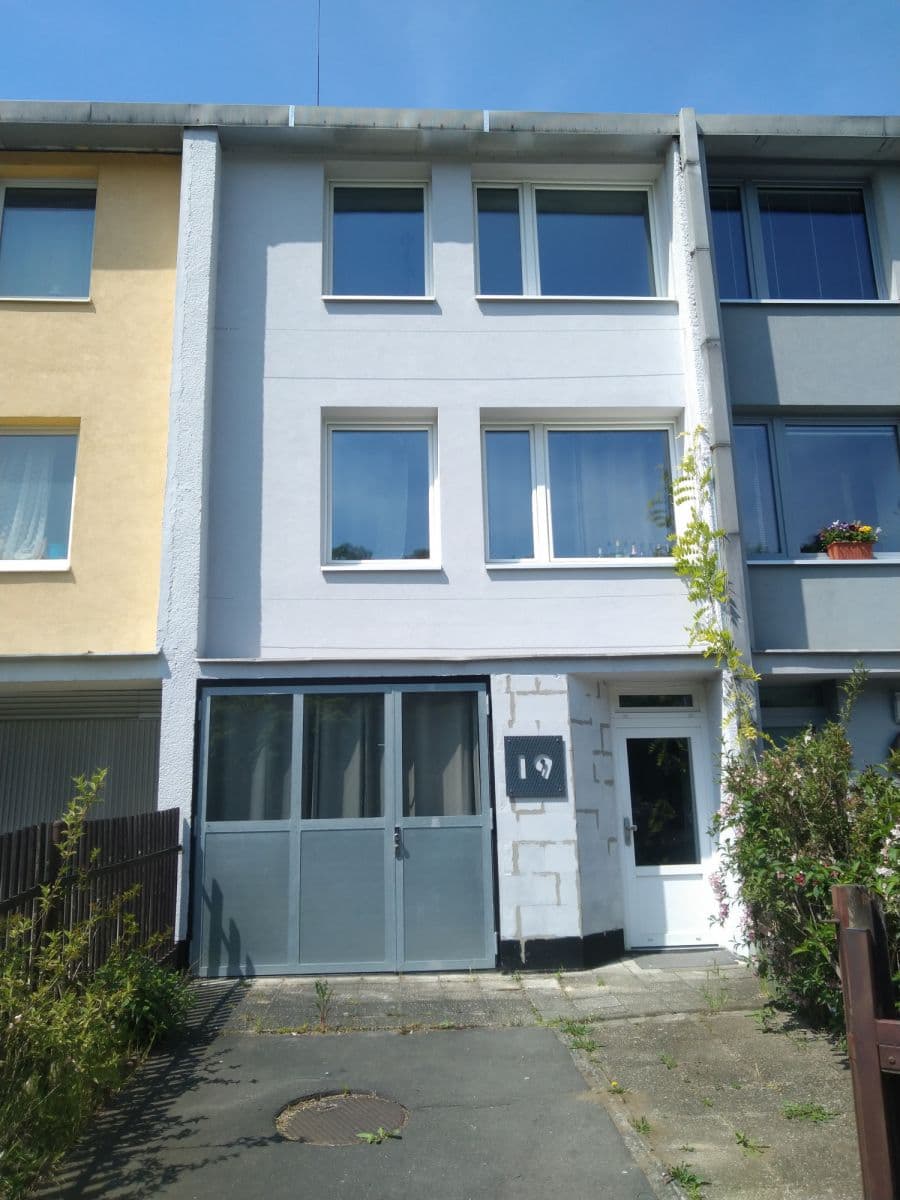 Prenájom bytu 19 m², Ďáblická, Praha, Praha Prenájom bytu 19 m², Ďáblická, Praha, Praha