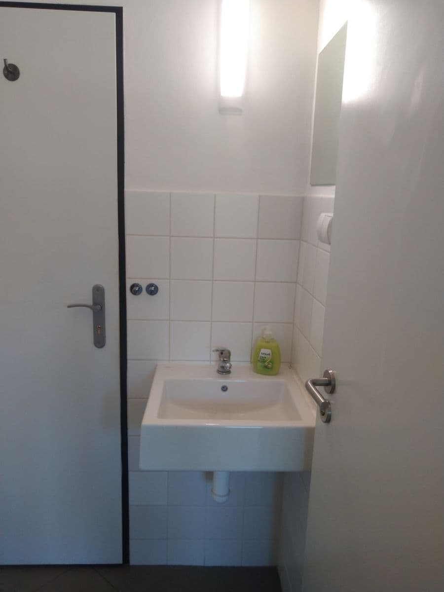 Prenájom bytu 19 m², Ďáblická, Praha, Praha Prenájom bytu 19 m², Ďáblická, Praha, Praha