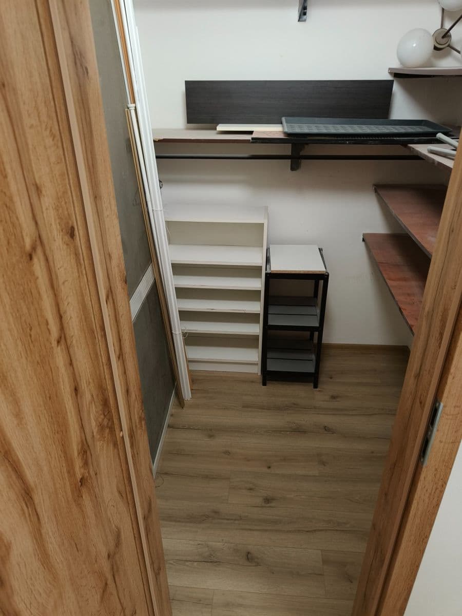 Prenájom bytu 3-izbový 70 m², Kmochova, Olomouc, Olomoucký kraj Prenájom bytu 3-izbový 70 m², Kmochova, Olomouc, Olomoucký kraj