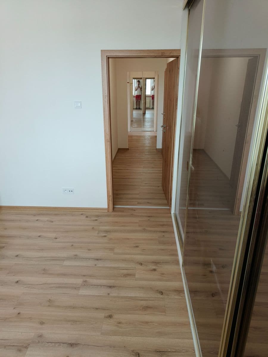 Prenájom bytu 3-izbový 70 m², Kmochova, Olomouc, Olomoucký kraj Prenájom bytu 3-izbový 70 m², Kmochova, Olomouc, Olomoucký kraj