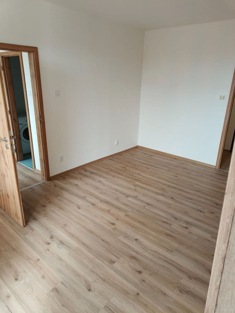 Prenájom bytu 3-izbový 70 m², Kmochova, Olomouc, Olomoucký kraj Prenájom bytu 3-izbový 70 m², Kmochova, Olomouc, Olomoucký kraj