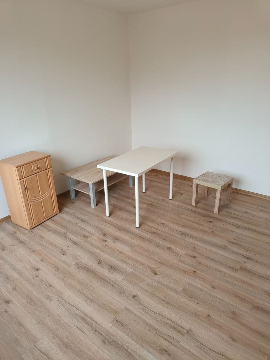 Prenájom bytu 3-izbový 70 m², Kmochova, Olomouc, Olomoucký kraj Prenájom bytu 3-izbový 70 m², Kmochova, Olomouc, Olomoucký kraj