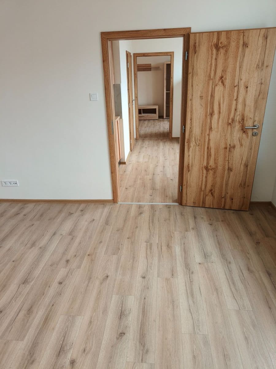 Prenájom bytu 3-izbový 70 m², Kmochova, Olomouc, Olomoucký kraj Prenájom bytu 3-izbový 70 m², Kmochova, Olomouc, Olomoucký kraj