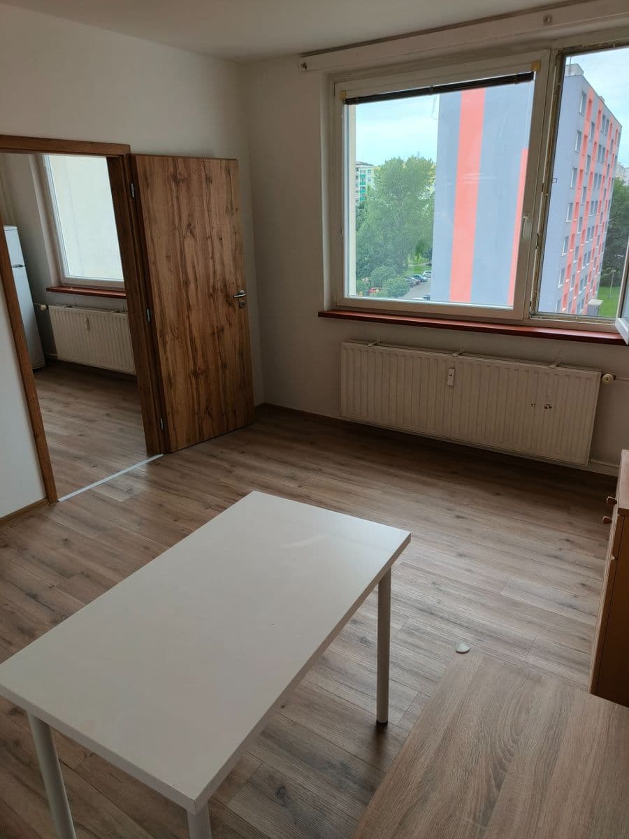 Prenájom bytu 3-izbový 70 m², Kmochova, Olomouc, Olomoucký kraj Prenájom bytu 3-izbový 70 m², Kmochova, Olomouc, Olomoucký kraj