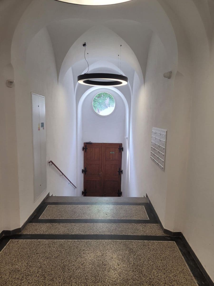 Prenájom bytu 4-izbový 99 m², Drtinova, Praha, Praha Prenájom bytu 4-izbový 99 m², Drtinova, Praha, Praha