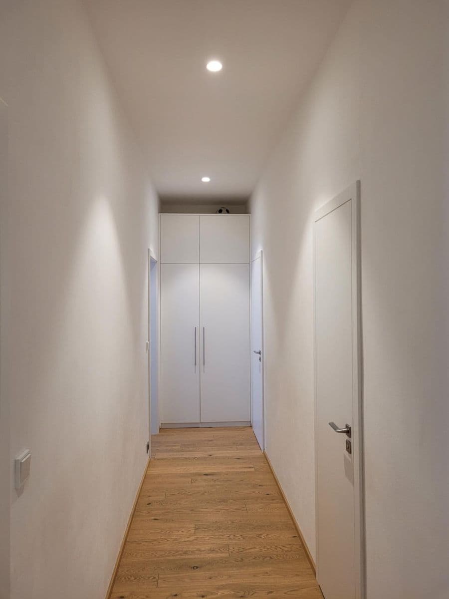 Prenájom bytu 4-izbový 99 m², Drtinova, Praha, Praha Prenájom bytu 4-izbový 99 m², Drtinova, Praha, Praha