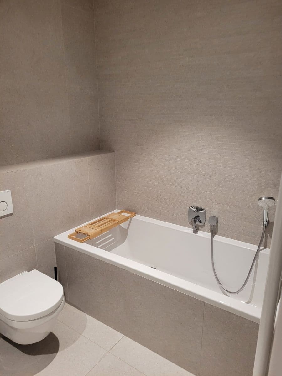 Prenájom bytu 4-izbový 99 m², Drtinova, Praha, Praha Prenájom bytu 4-izbový 99 m², Drtinova, Praha, Praha