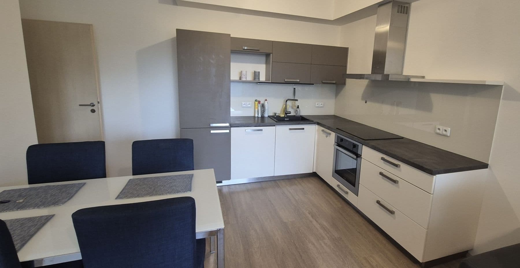 Prenájom bytu 52 m², Pod Harfou, Praha, Praha Prenájom bytu 52 m², Pod Harfou, Praha, Praha