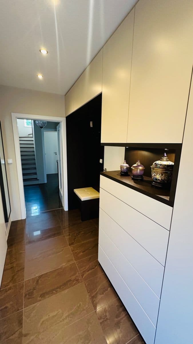 Predaj domu 220 m², pozemek 594 m², Křemenáčová, Praha, Praha Predaj domu 220 m², pozemek 594 m², Křemenáčová, Praha, Praha