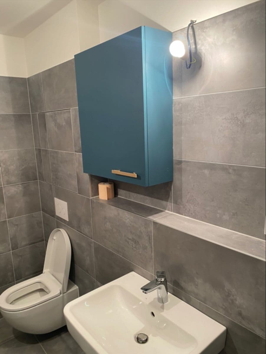 Prenájom bytu 3-izbový 92 m², Mezi Vodami, Praha, Praha Prenájom bytu 3-izbový 92 m², Mezi Vodami, Praha, Praha