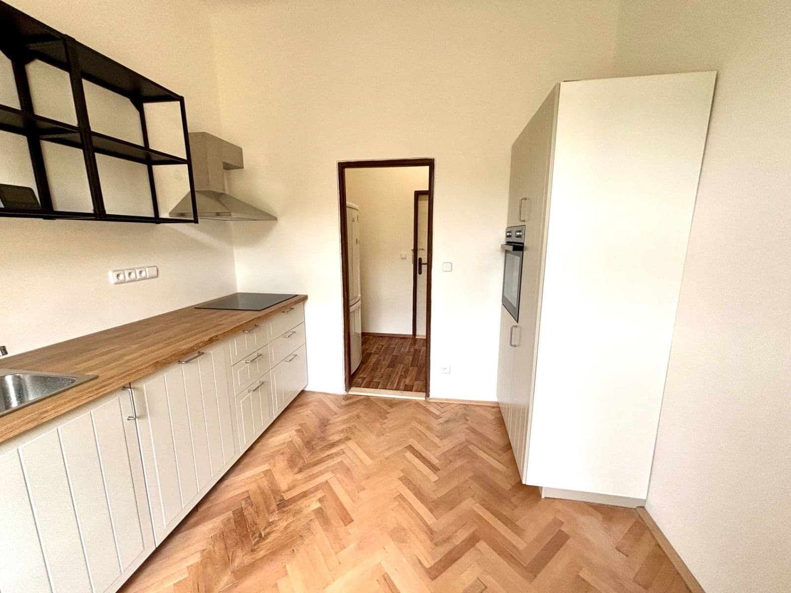 Prenájom bytu 3-izbový 93 m², Husitská, Praha, Praha Prenájom bytu 3-izbový 93 m², Husitská, Praha, Praha