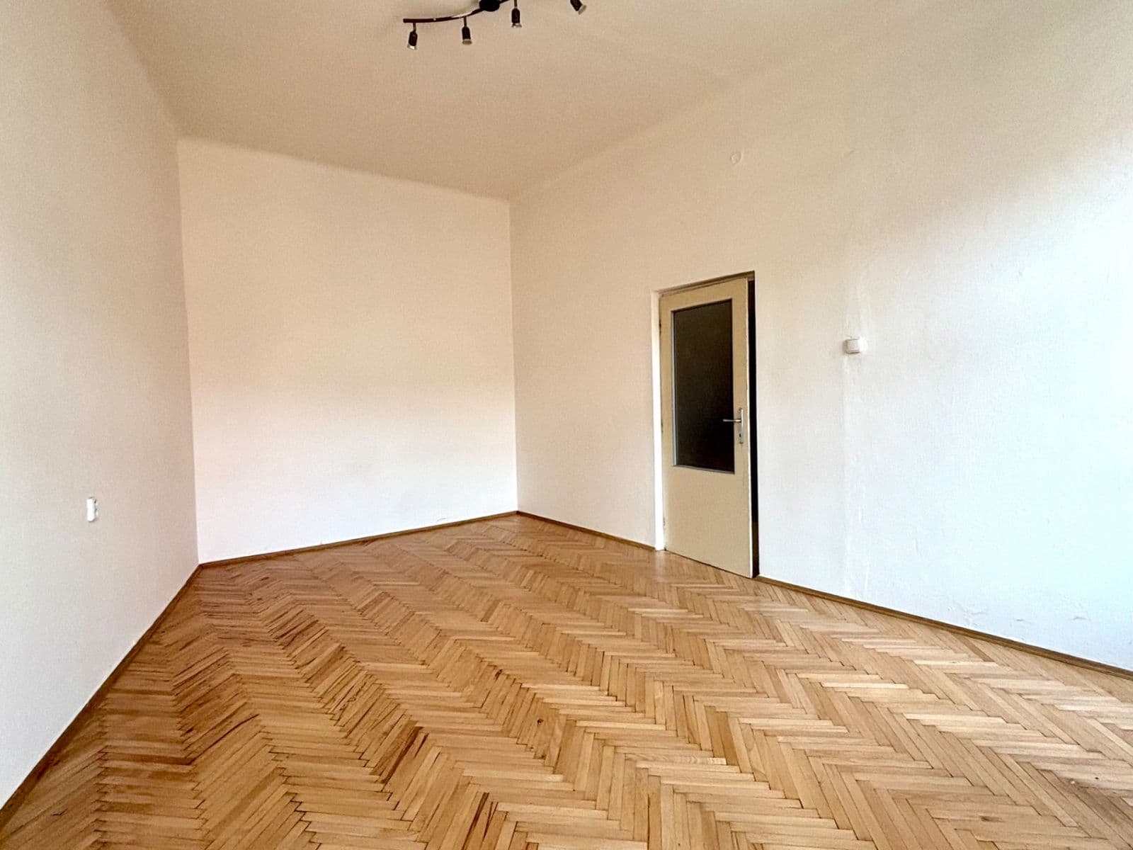 Prenájom bytu 3-izbový 93 m², Husitská, Praha, Praha Prenájom bytu 3-izbový 93 m², Husitská, Praha, Praha