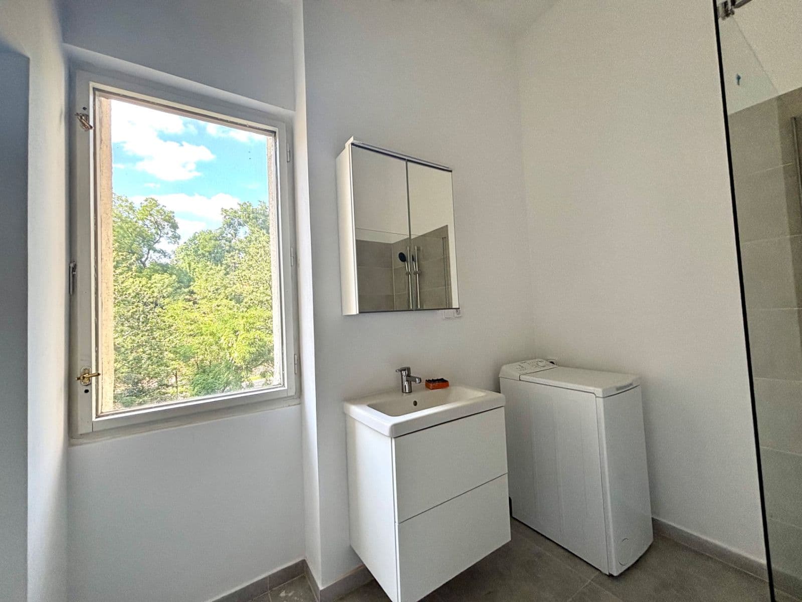 Prenájom bytu 3-izbový 93 m², Husitská, Praha, Praha Prenájom bytu 3-izbový 93 m², Husitská, Praha, Praha