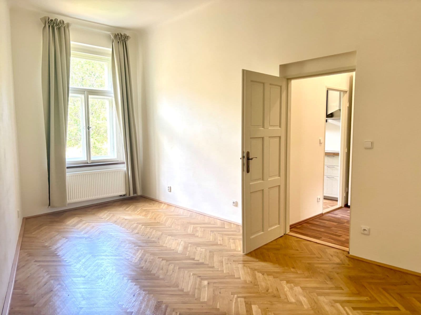 Prenájom bytu 3-izbový 93 m², Husitská, Praha, Praha Prenájom bytu 3-izbový 93 m², Husitská, Praha, Praha