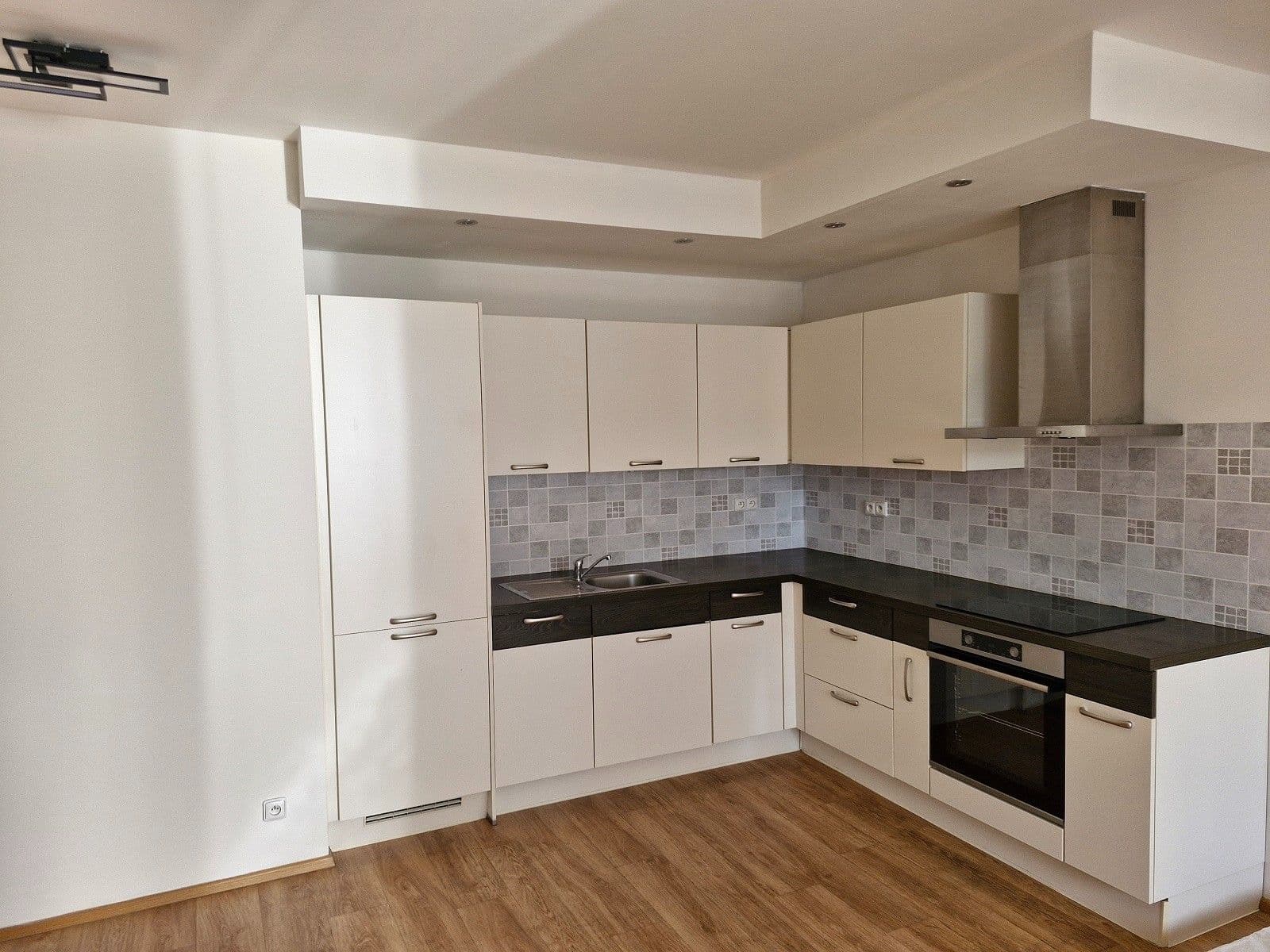 Prenájom bytu 3-izbový 76 m², Nad Přehradou, Praha, Praha Prenájom bytu 3-izbový 76 m², Nad Přehradou, Praha, Praha