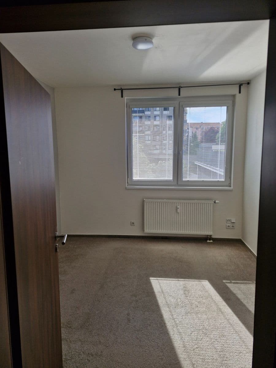 Prenájom bytu 3-izbový 76 m², Nad Přehradou, Praha, Praha Prenájom bytu 3-izbový 76 m², Nad Přehradou, Praha, Praha