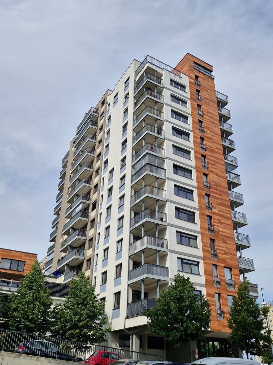 Prenájom bytu 3-izbový 76 m², Nad Přehradou, Praha, Praha Prenájom bytu 3-izbový 76 m², Nad Přehradou, Praha, Praha