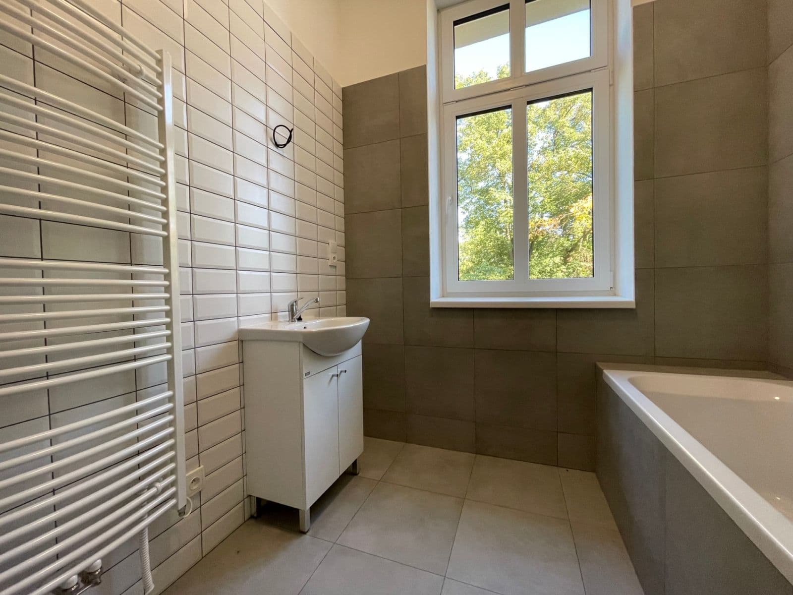 Prenájom bytu 3-izbový 90 m², Nádražní, Chomutov, Ústecký kraj Prenájom bytu 3-izbový 90 m², Nádražní, Chomutov, Ústecký kraj