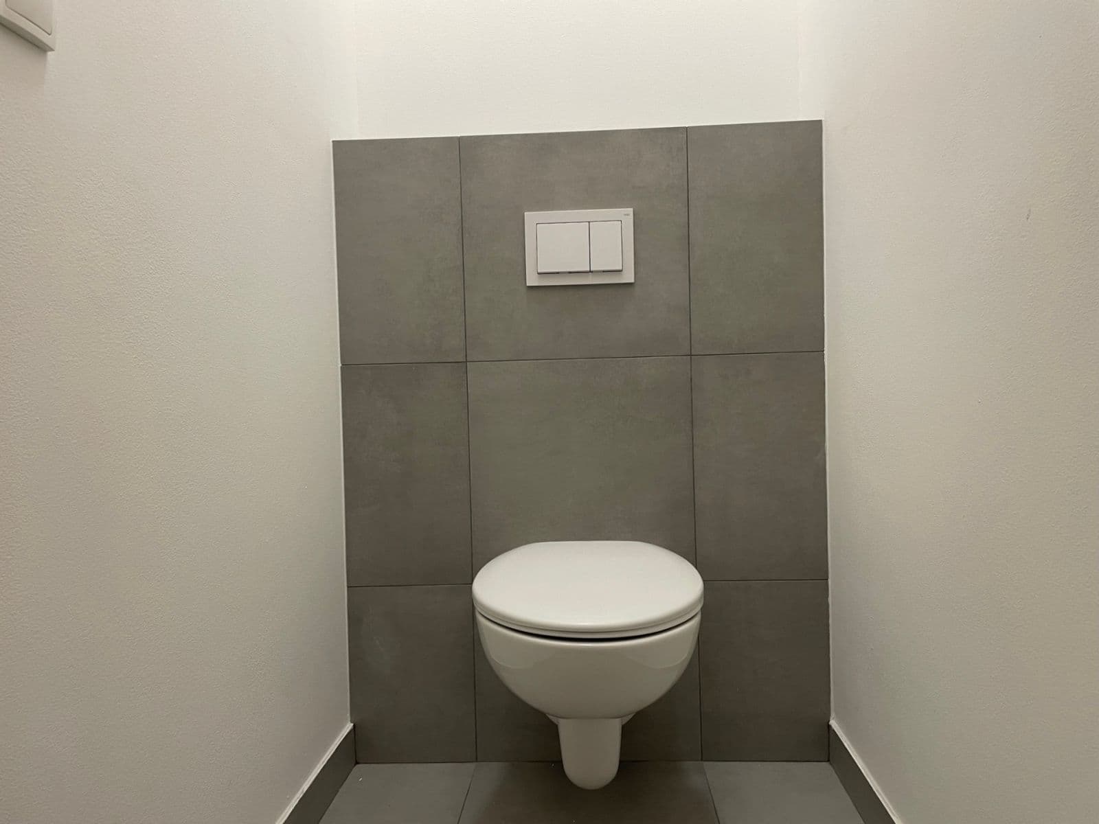 Prenájom bytu 3-izbový 90 m², Nádražní, Chomutov, Ústecký kraj Prenájom bytu 3-izbový 90 m², Nádražní, Chomutov, Ústecký kraj