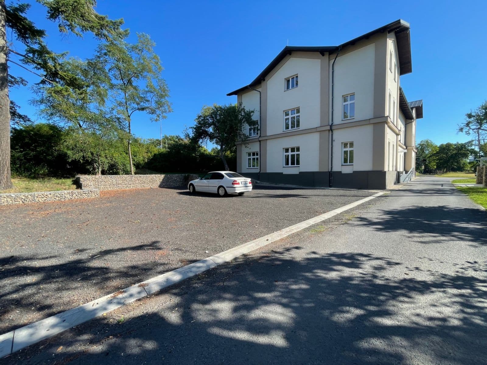 Prenájom bytu 3-izbový 90 m², Nádražní, Chomutov, Ústecký kraj Prenájom bytu 3-izbový 90 m², Nádražní, Chomutov, Ústecký kraj