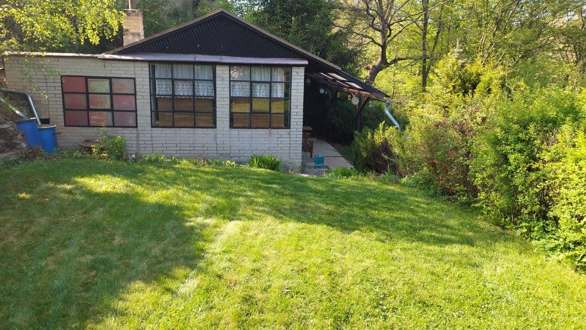 Predaj rekreačného objektu 30 m², pozemek 648 m², Bratronice, Středočeský kraj Predaj rekreačného objektu 30 m², pozemek 648 m², Bratronice, Středočeský kraj