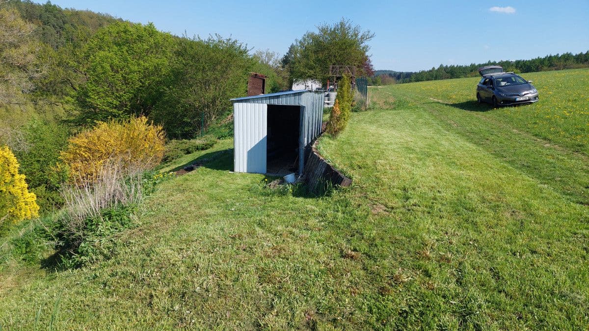 Predaj rekreačného objektu 30 m², pozemek 648 m², Bratronice, Středočeský kraj Predaj rekreačného objektu 30 m², pozemek 648 m², Bratronice, Středočeský kraj