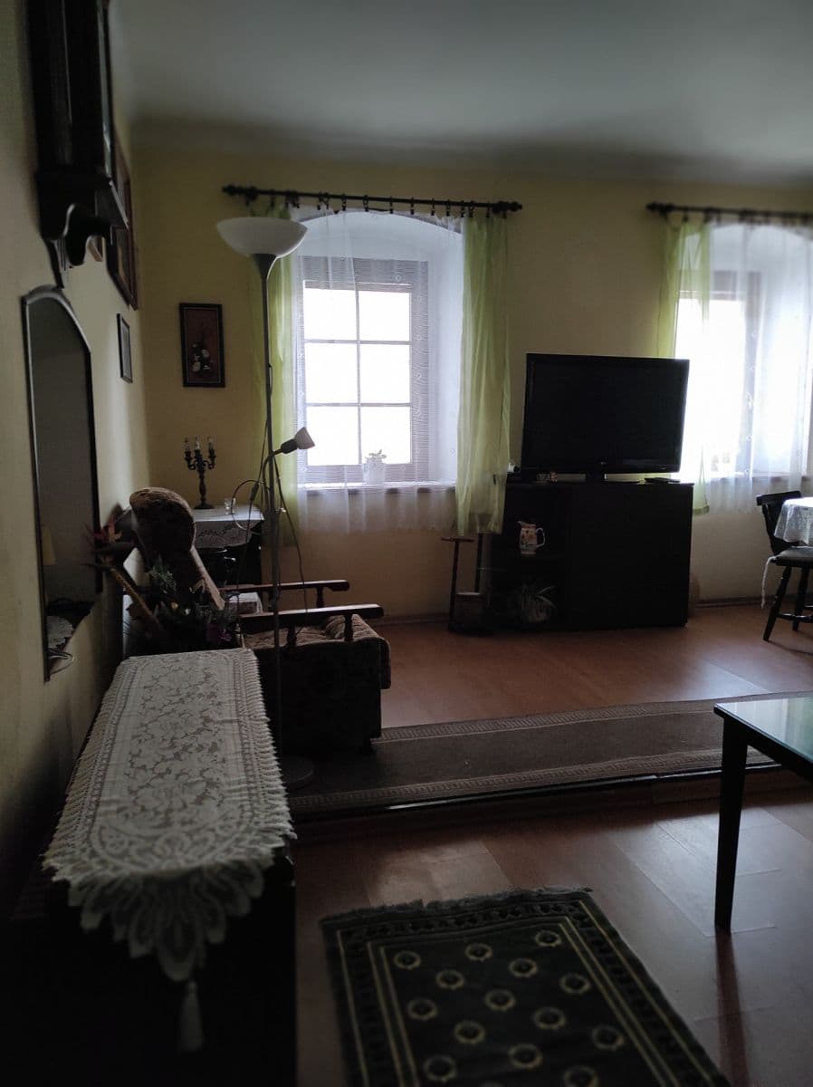 Prenájom domu 97 m², pozemok 300 m², nám. Dr. Tyrše, Čechtice, Středočeský kraj Prenájom domu 97 m², pozemok 300 m², nám. Dr. Tyrše, Čechtice, Středočeský kraj