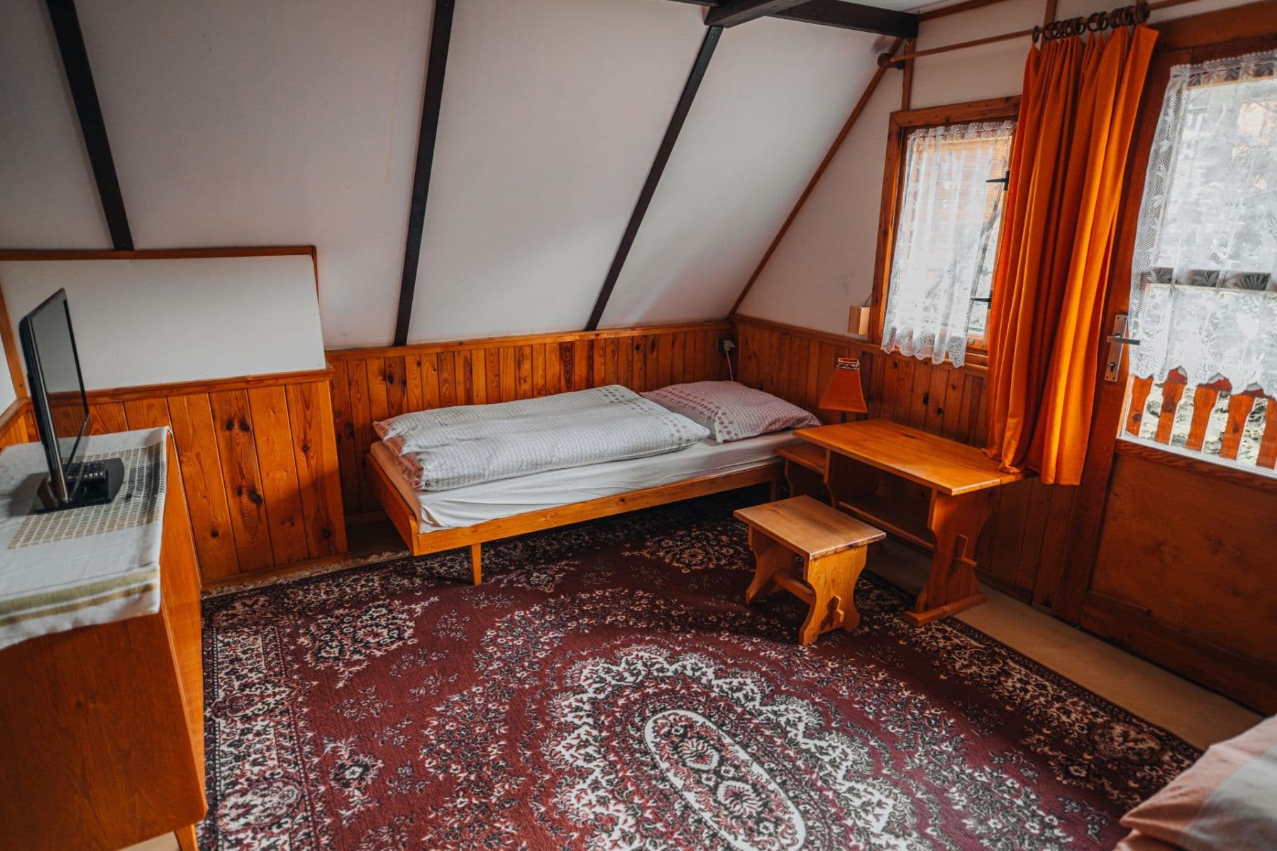 Predaj rekreačného objektu 86 m², pozemek 825 m², Růžová, Ústecký kraj Predaj rekreačného objektu 86 m², pozemek 825 m², Růžová, Ústecký kraj