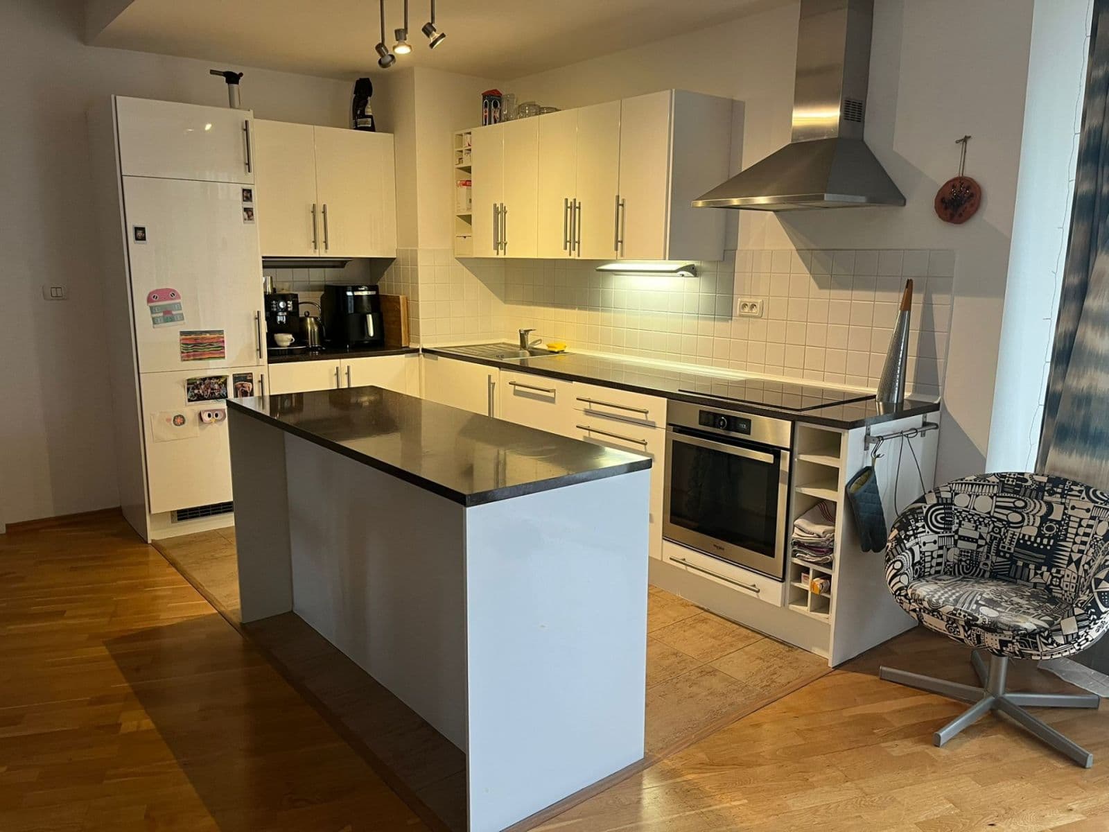 Prenájom bytu 3-izbový 101 m², Máslova, Praha, Praha Prenájom bytu 3-izbový 101 m², Máslova, Praha, Praha