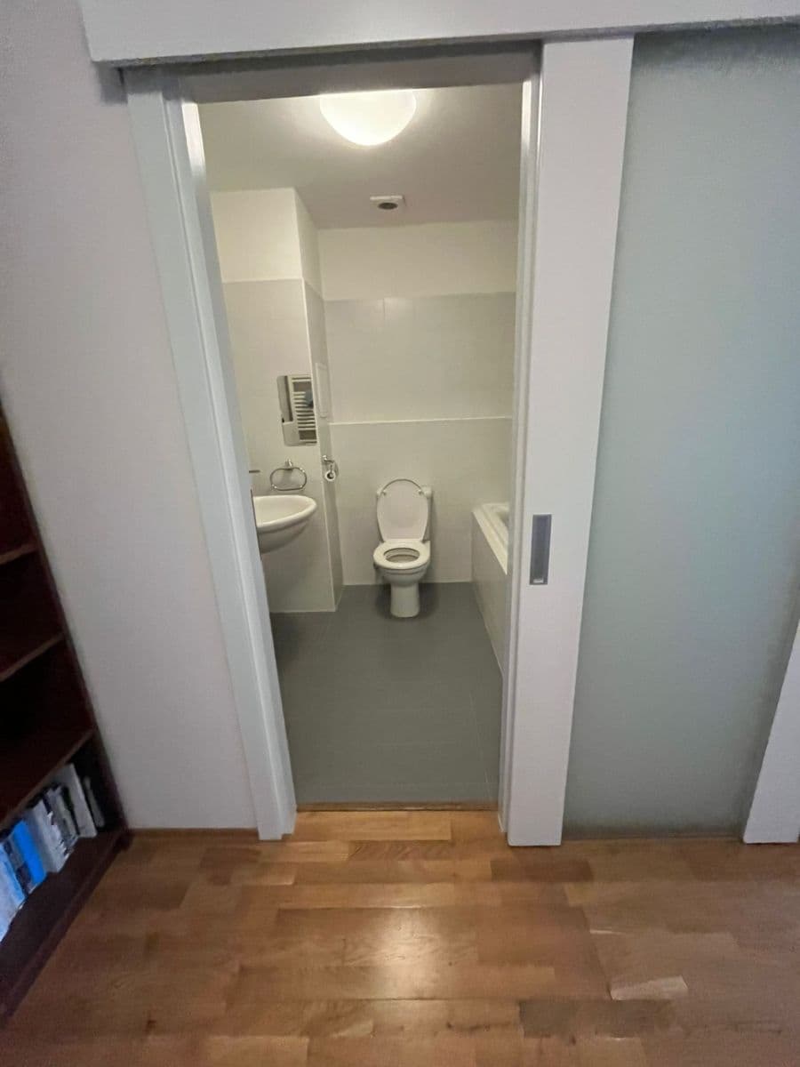 Prenájom bytu 3-izbový 101 m², Máslova, Praha, Praha Prenájom bytu 3-izbový 101 m², Máslova, Praha, Praha